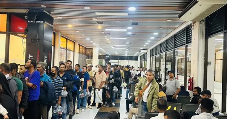 লিবিয়া থেকে ফিরলেন ৩০৯ বাংলাদেশি